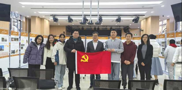 培育青少年爱国热情，激发科研人员责任担当<br/>——科技史综合党支部参加科普进校园特色活动