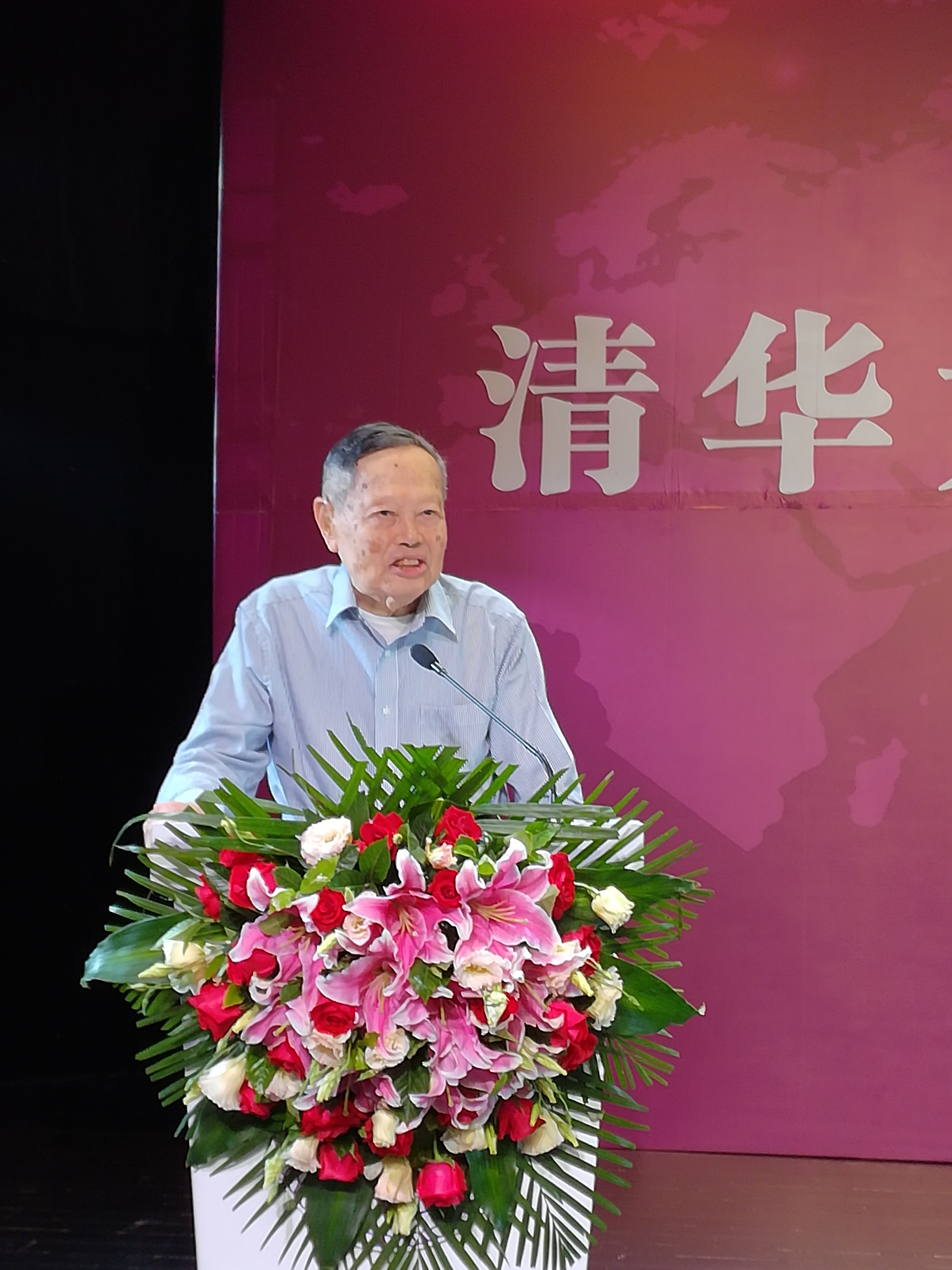 杨振宁